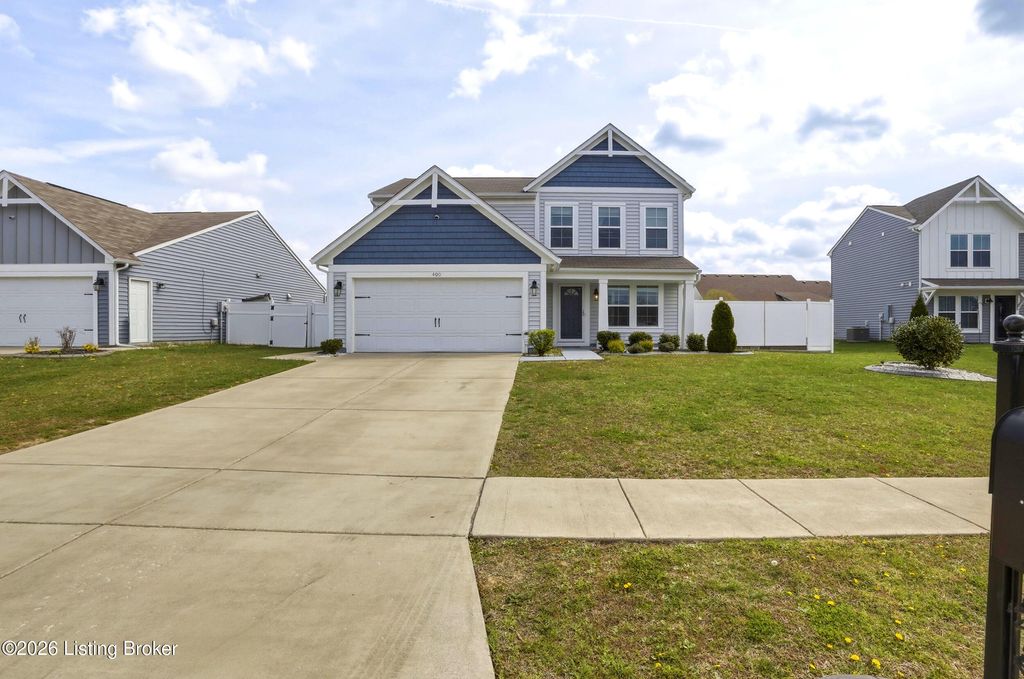 Photo of 400 Boulders West Dr, Shepherdsville, KY 40165 (MLS # 1713601)