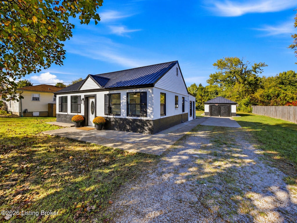 Photo of 5512 Garrow Ave, Louisville, KY 40219 (MLS # 1732589)