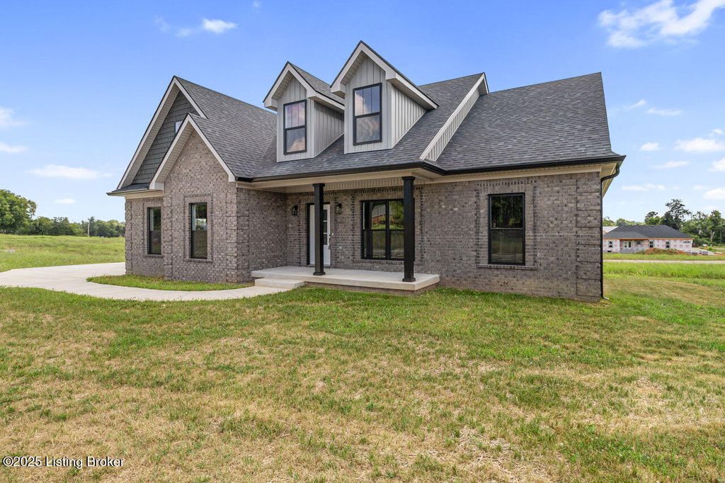 Photo of 208 Wendover Ct, Bardstown, KY 40004 (MLS # 1705067)