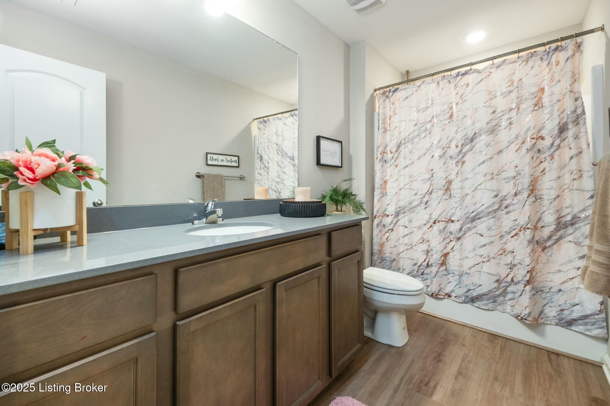 8428 Gateway Run Rd, Louisville, Kentucky image 37