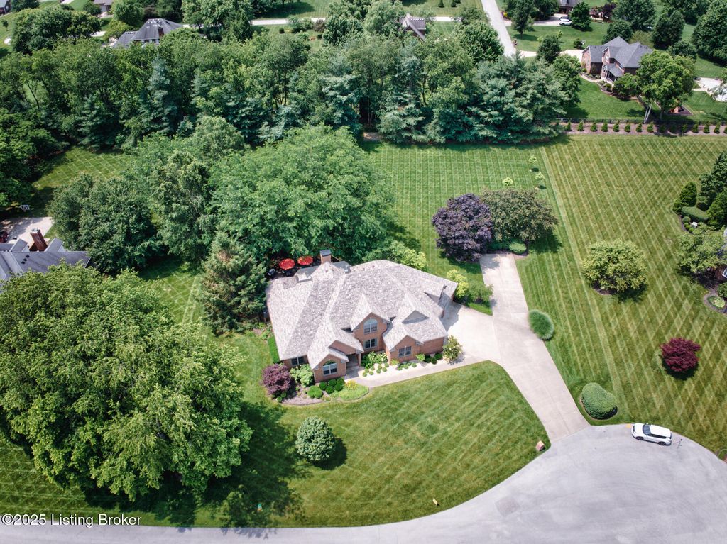 Photo of 5020 Lupreese Ln, Versailles, KY 40383 (MLS # 1705739)