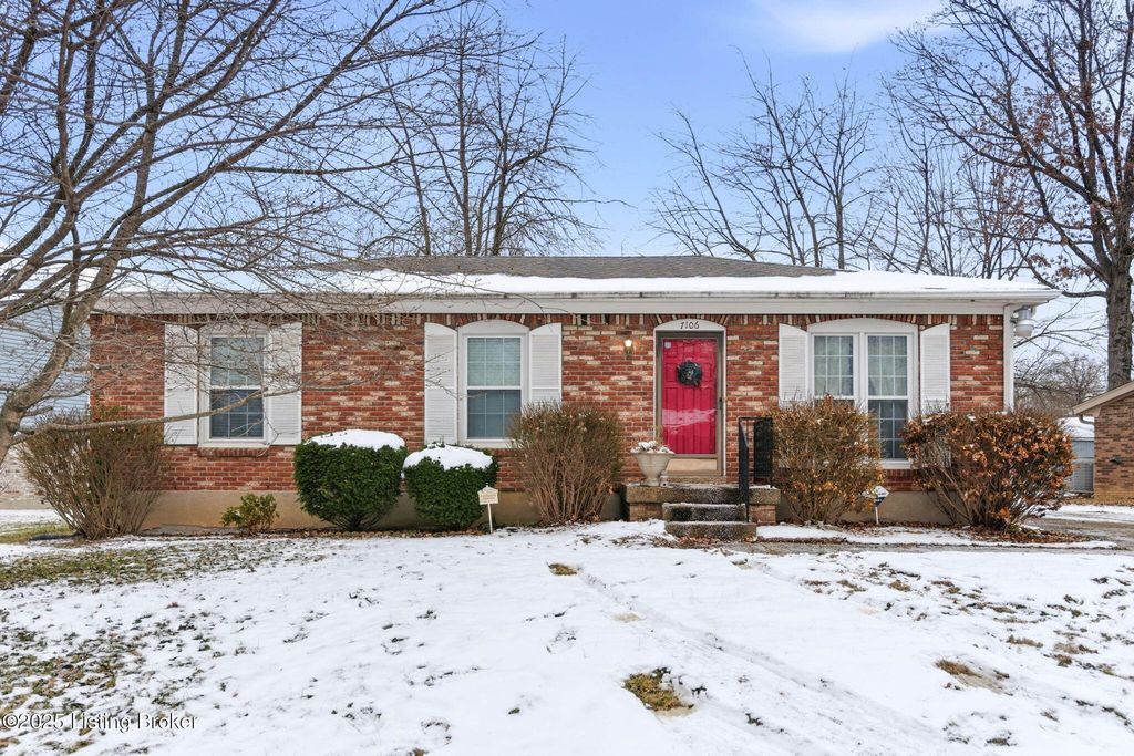 Photo of 7106 McKenna Ct, Louisville, KY 40291 (MLS # 1705715)