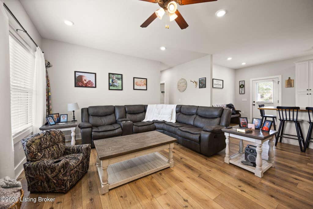 Photo of 515 Bonita St, Clarkson, KY 42726 (MLS # 1725881)