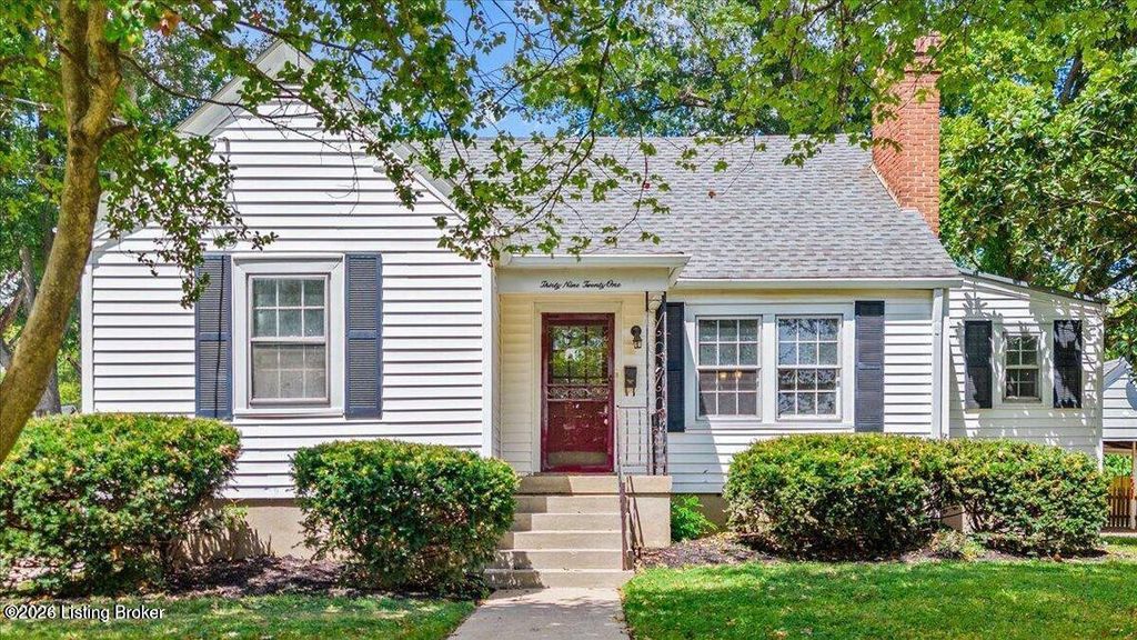 Photo of 3921 Staebler Ave, Louisville, KY 40207 (MLS # 1708594)