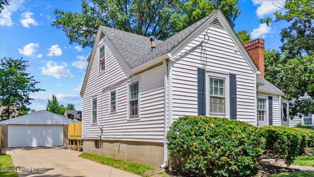 Photo of 3921 Staebler Ave, Louisville, KY 40207 (MLS # 1708594)