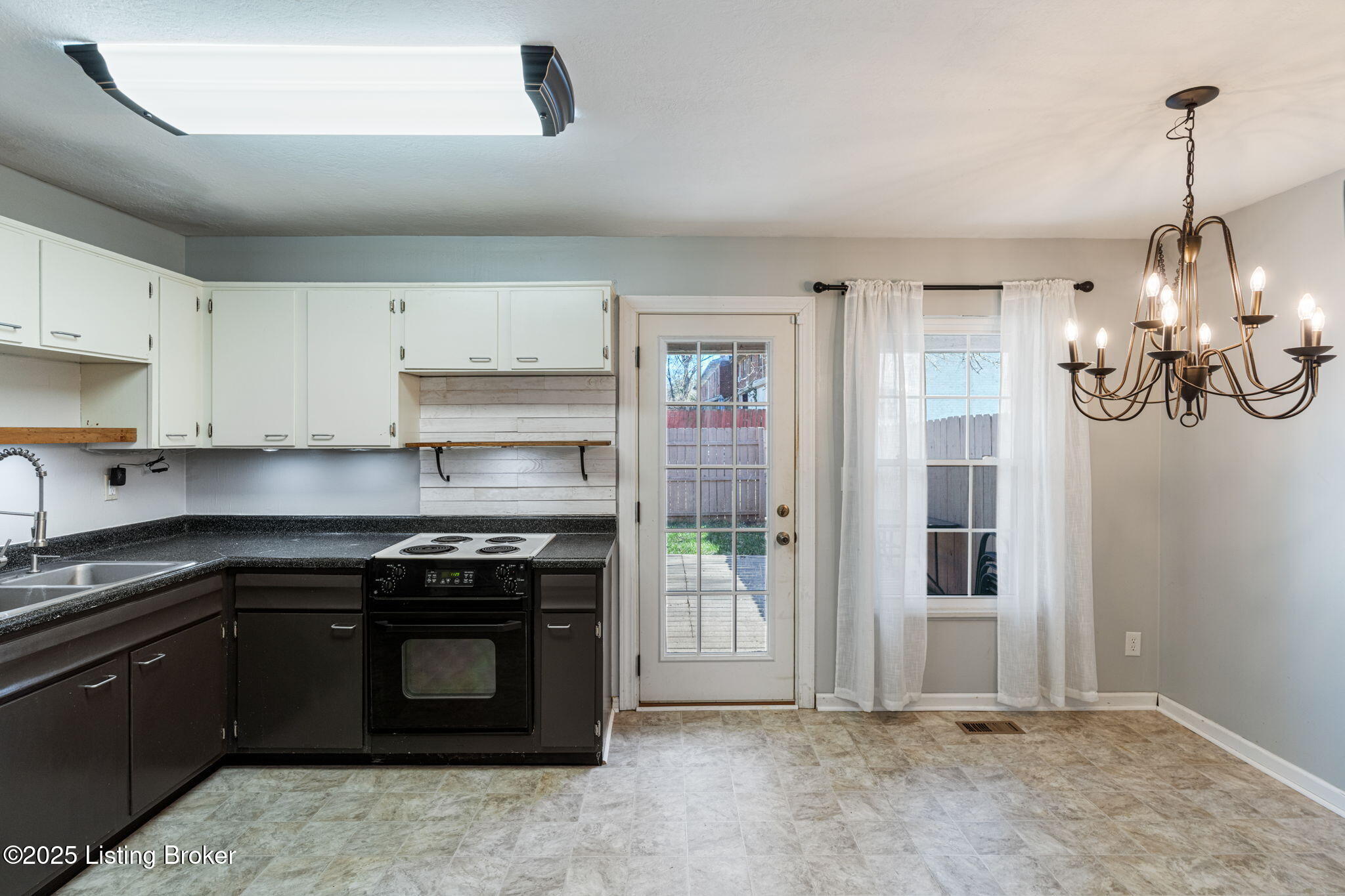 2807 Coleen Ct, Louisville, Kentucky image 9