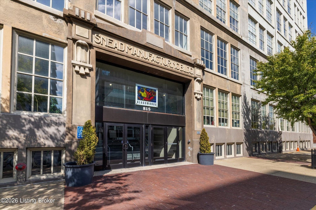 Photo of 815 W Market St #605, Louisville, KY 40202 (MLS # 1729330)