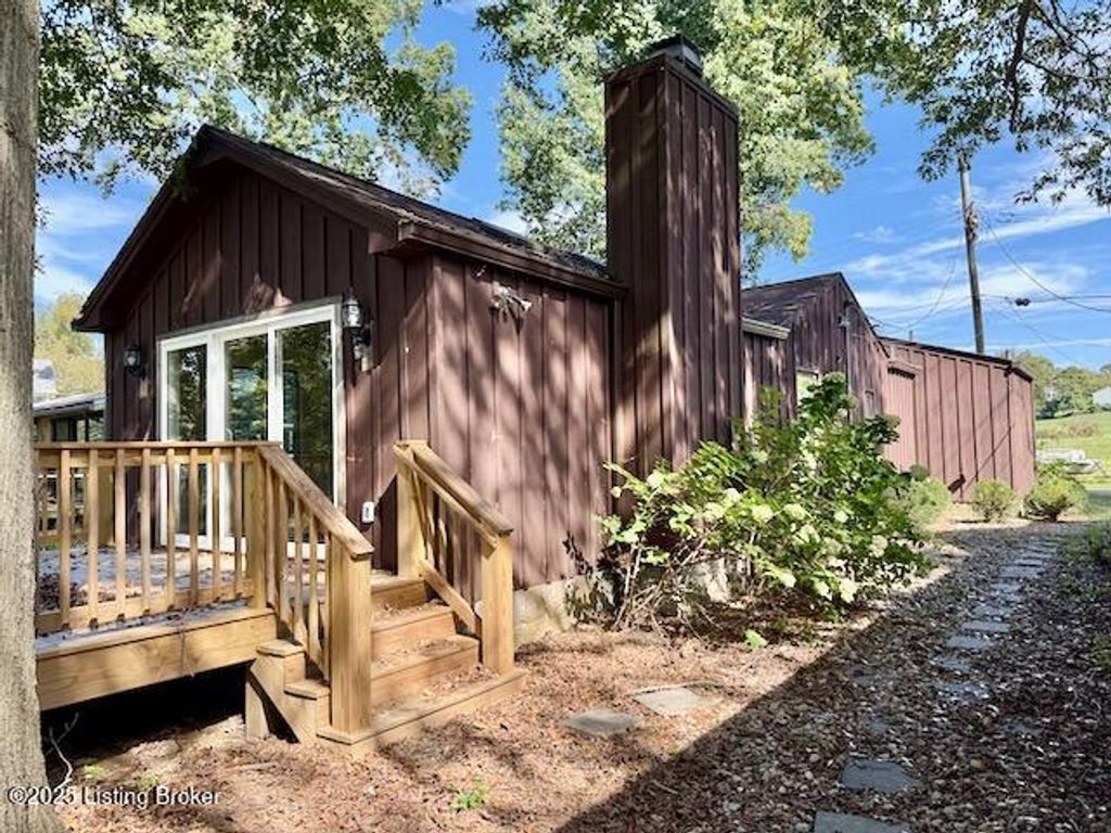 Photo of 6111 Front St, Westport, KY 40077 (MLS # 1681648)
