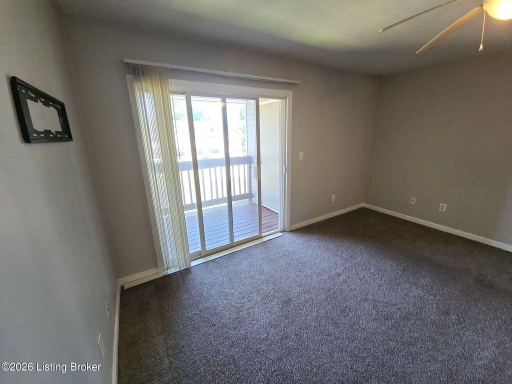Photo of 4103 Blue Lick Ct #7, Louisville, KY 40229 (MLS # 1717447)
