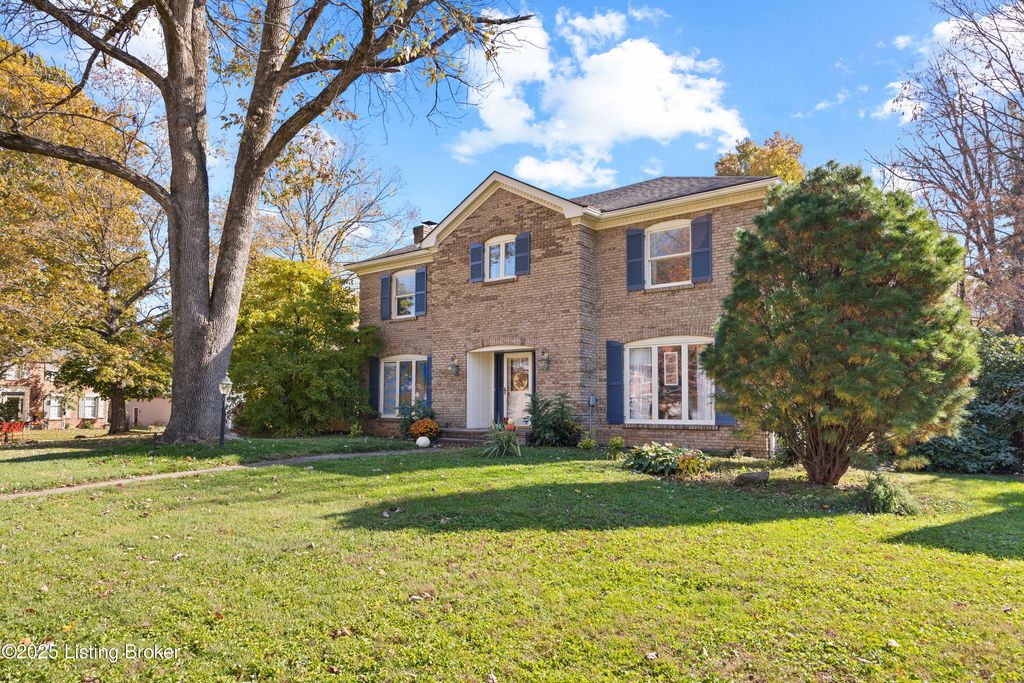 Photo of 10208 Statia Lynn Ct, Louisville, KY 40223 (MLS # 1703835)