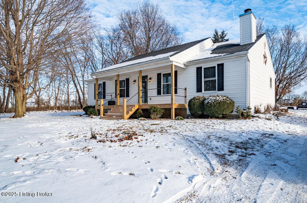 Photo of 1701 Dawkins Rd, La Grange, KY 40031 (MLS # 1705327)