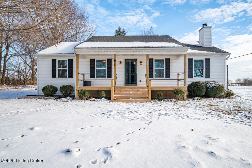 Photo of 1701 Dawkins Rd, La Grange, KY 40031 (MLS # 1705327)