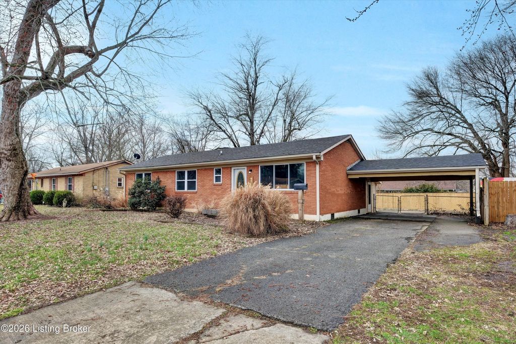 Photo of 9216 Fenmore Ave, Louisville, KY 40272 (MLS # 1710181)