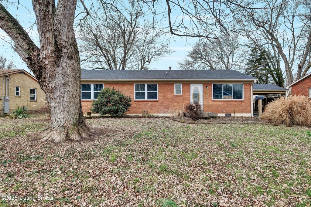 Photo of 9216 Fenmore Ave, Louisville, KY 40272 (MLS # 1710181)