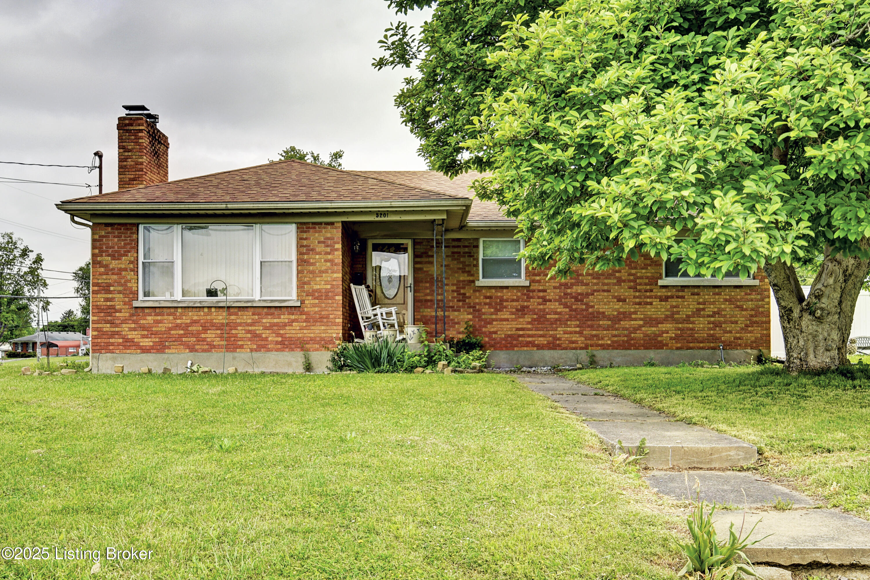 5201 Famous Way, Louisville, Pennsylvania image 1