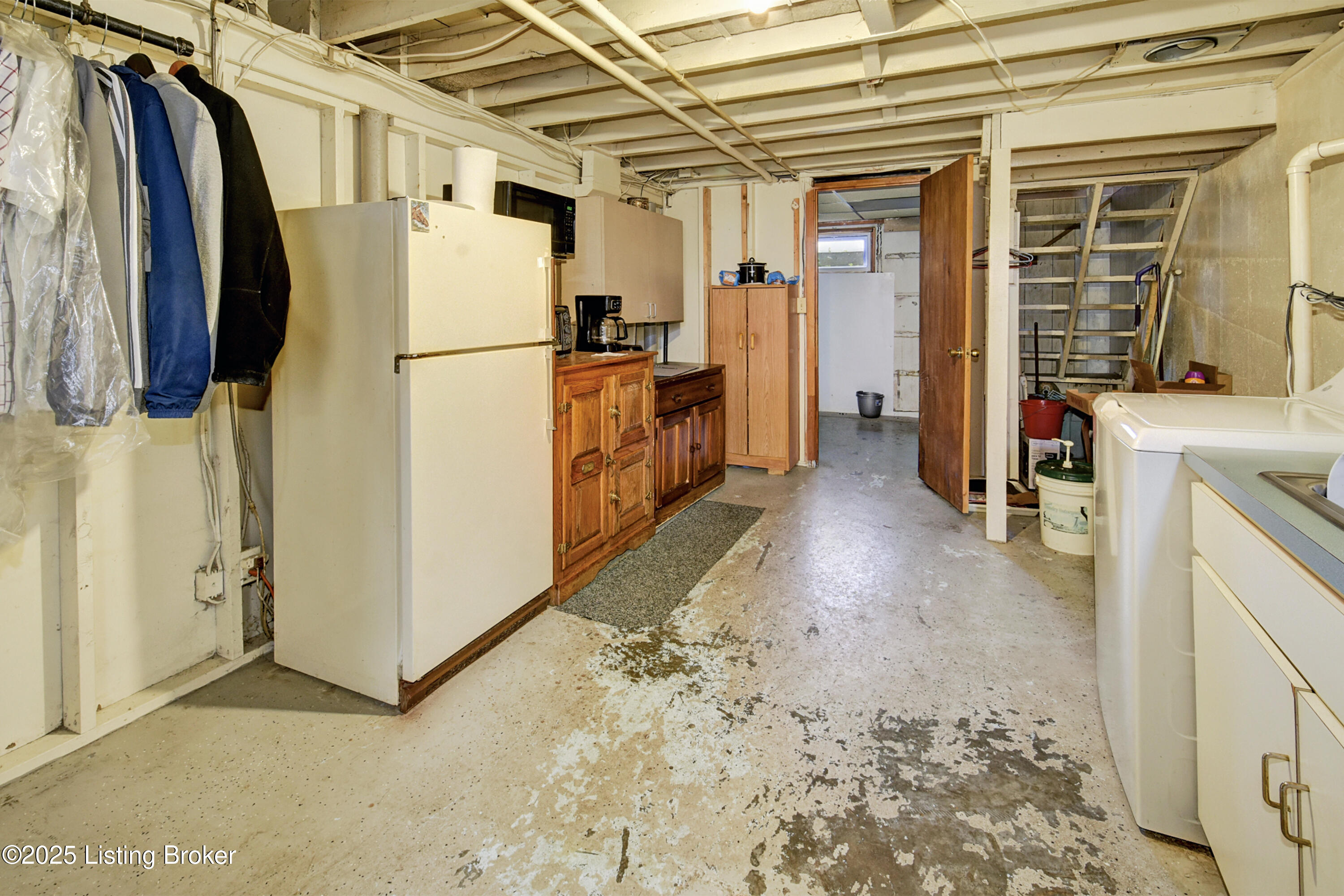 5201 Famous Way, Louisville, Pennsylvania image 19