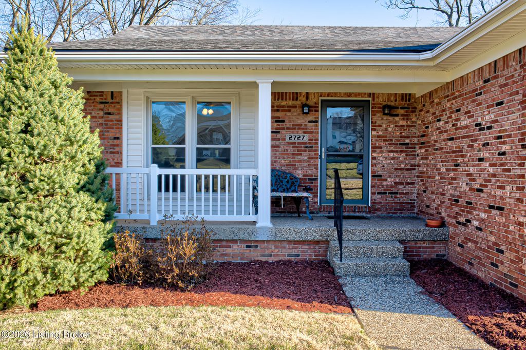 Photo of 2727 Antone Pkwy, Louisville, KY 40220 (MLS # 1711516)