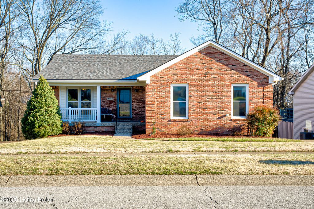 Photo of 2727 Antone Pkwy, Louisville, KY 40220 (MLS # 1711516)