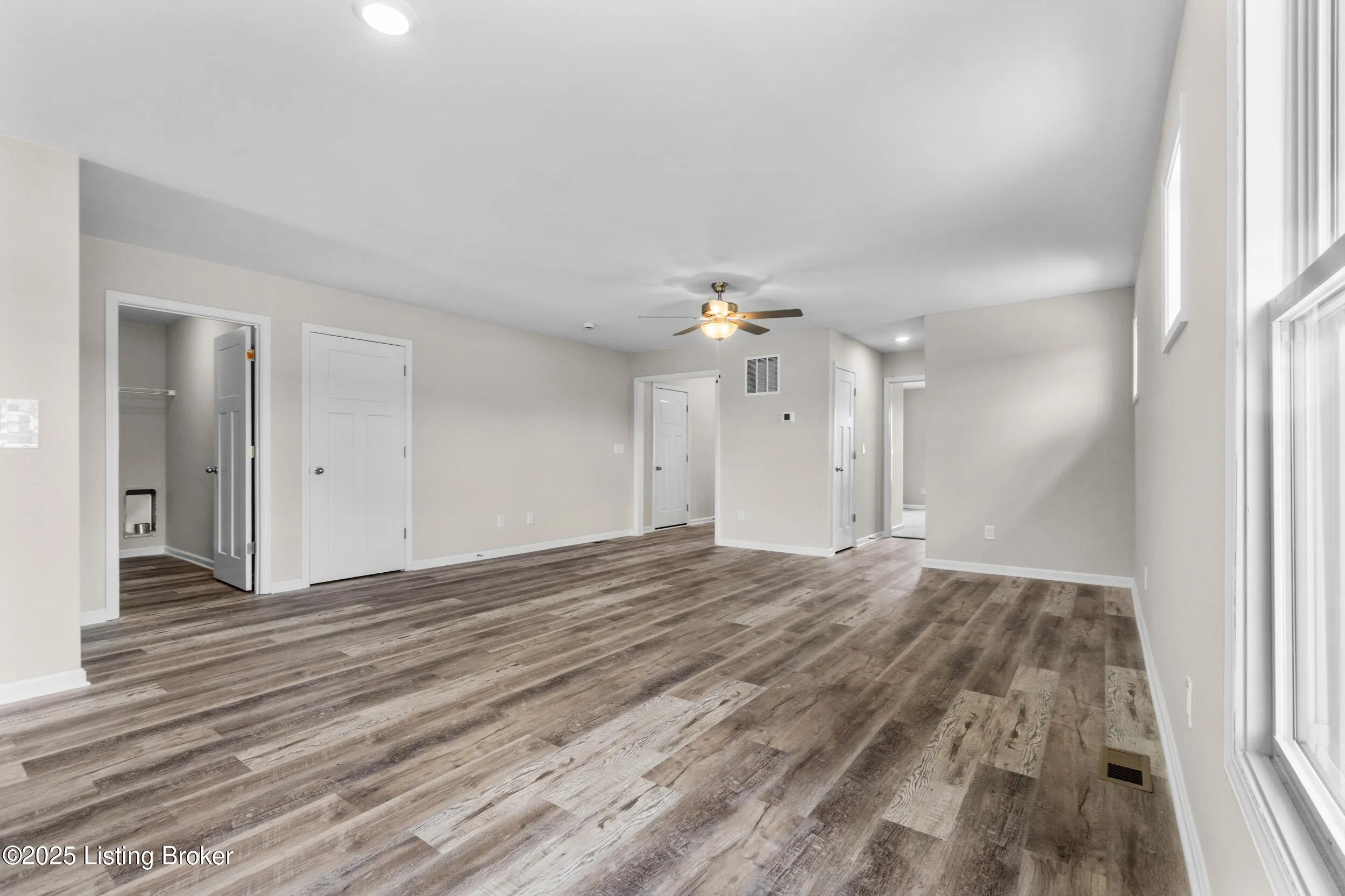 Louisville, Kentucky 40272, United States, 3 Bedrooms Bedrooms, ,3 BathroomsBathrooms,Residential,Active,7857