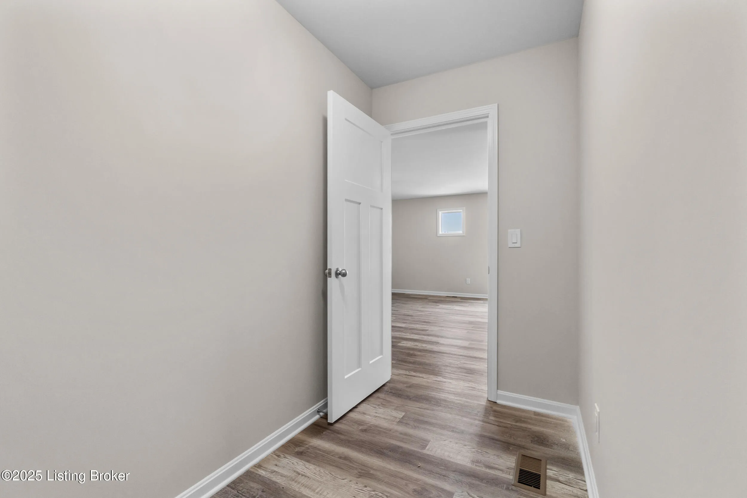 Louisville, Kentucky 40272, United States, 3 Bedrooms Bedrooms, ,3 BathroomsBathrooms,Residential,Active,7857