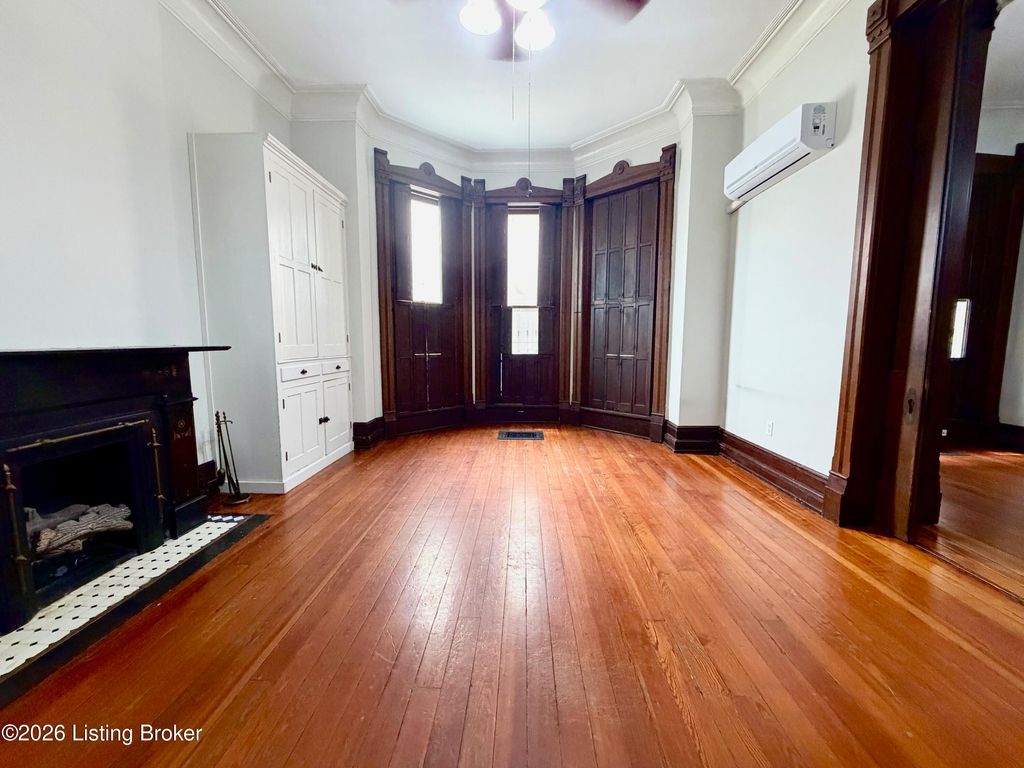 Photo of 1231 S 4th St #1, Louisville, KY 40203 (MLS # 1718823)