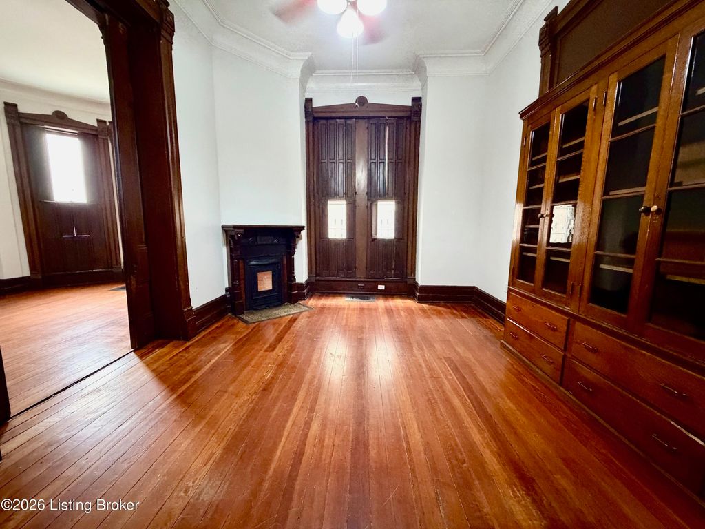 Photo of 1231 S 4th St #1, Louisville, KY 40203 (MLS # 1718823)