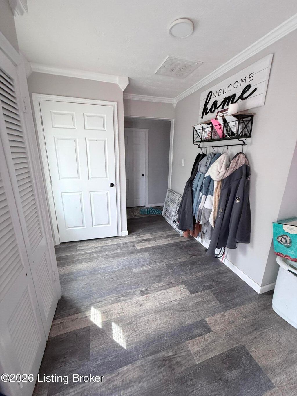 Photo of 7416 Colt Dr, Louisville, KY 40214 (MLS # 1712104)