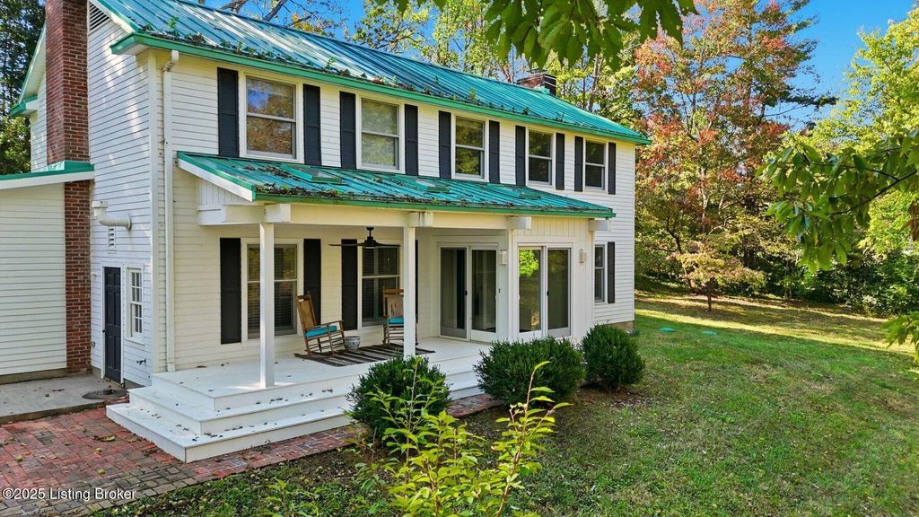 Photo of 10010 Covered Bridge Rd, Prospect, KY 40059 (MLS # 1701600)