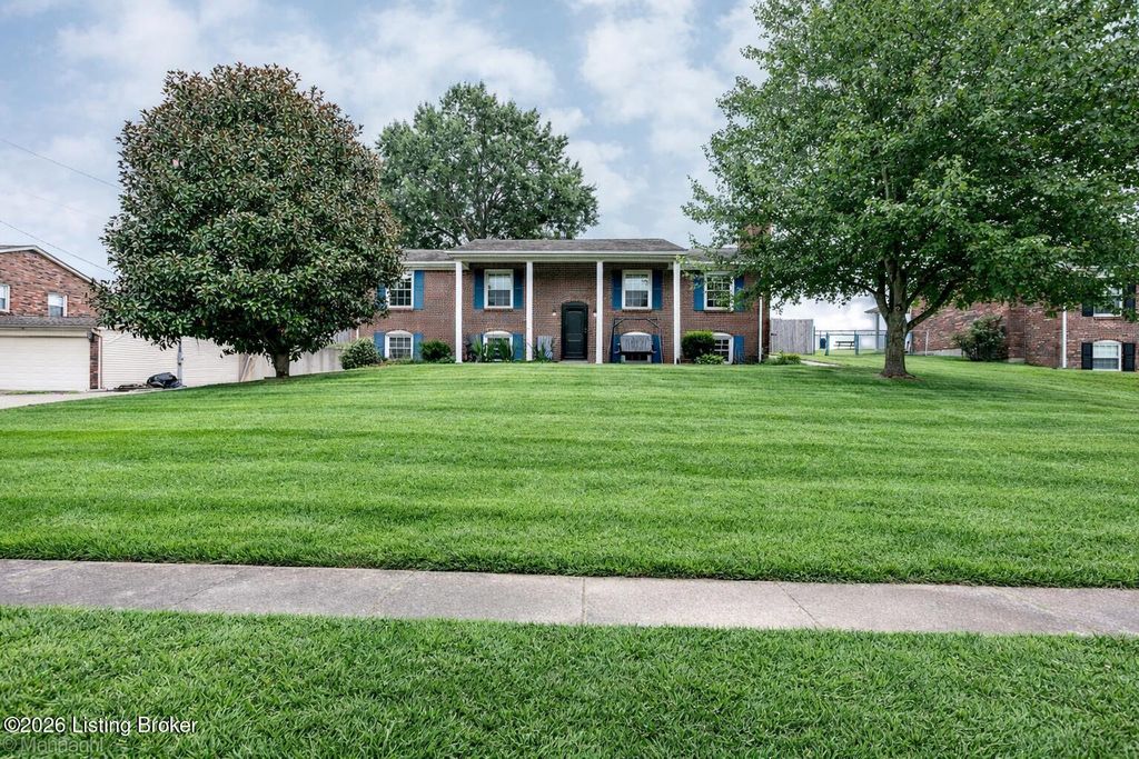 Photo of 705 Bon Aire Dr, Elizabethtown, KY 42701 (MLS # 1708669)