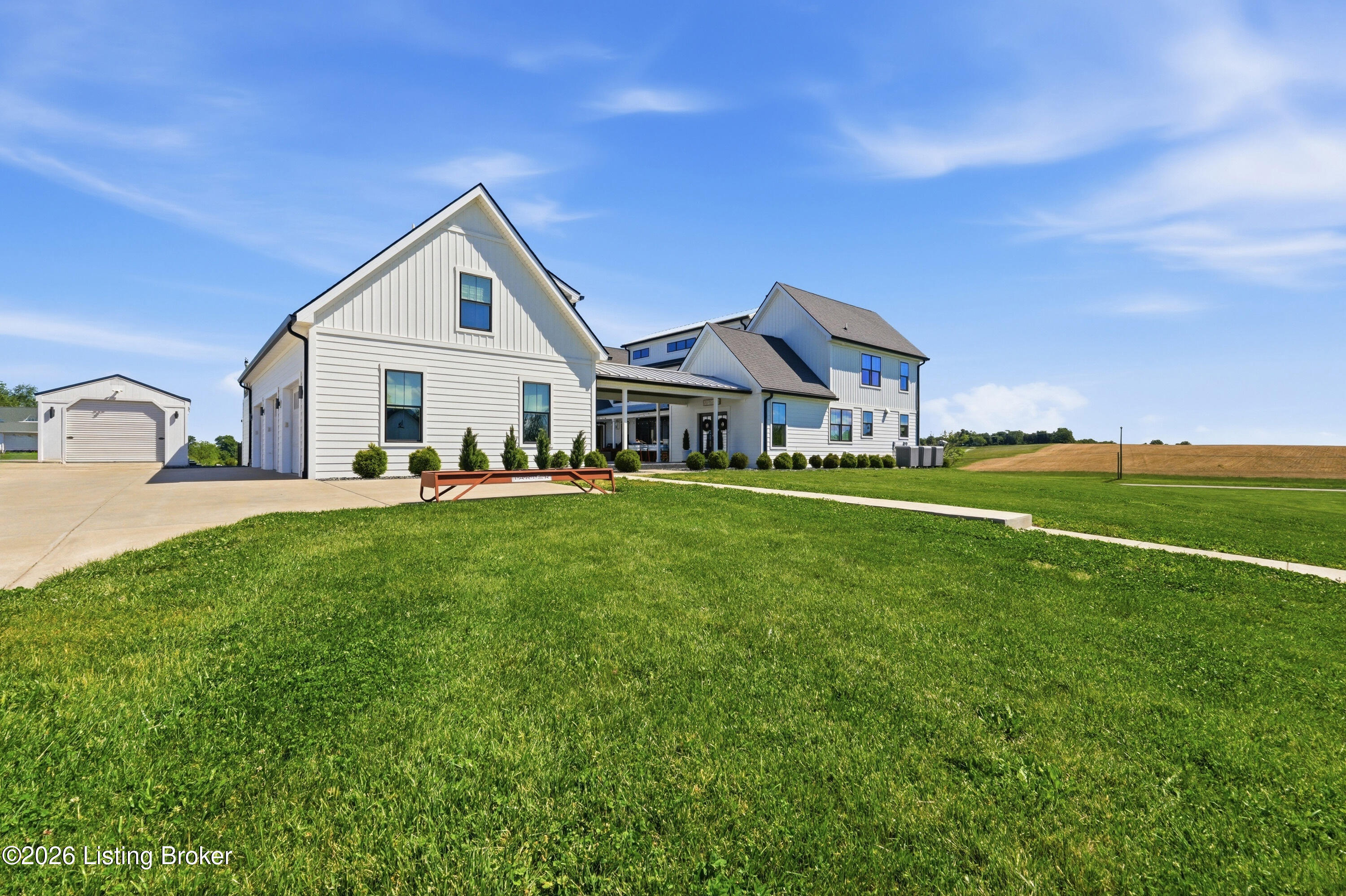 Shelbyville, Kentucky, 40065, United States, 5 Bedrooms Bedrooms, ,5 BathroomsBathrooms,Residential,Contingent,2052089