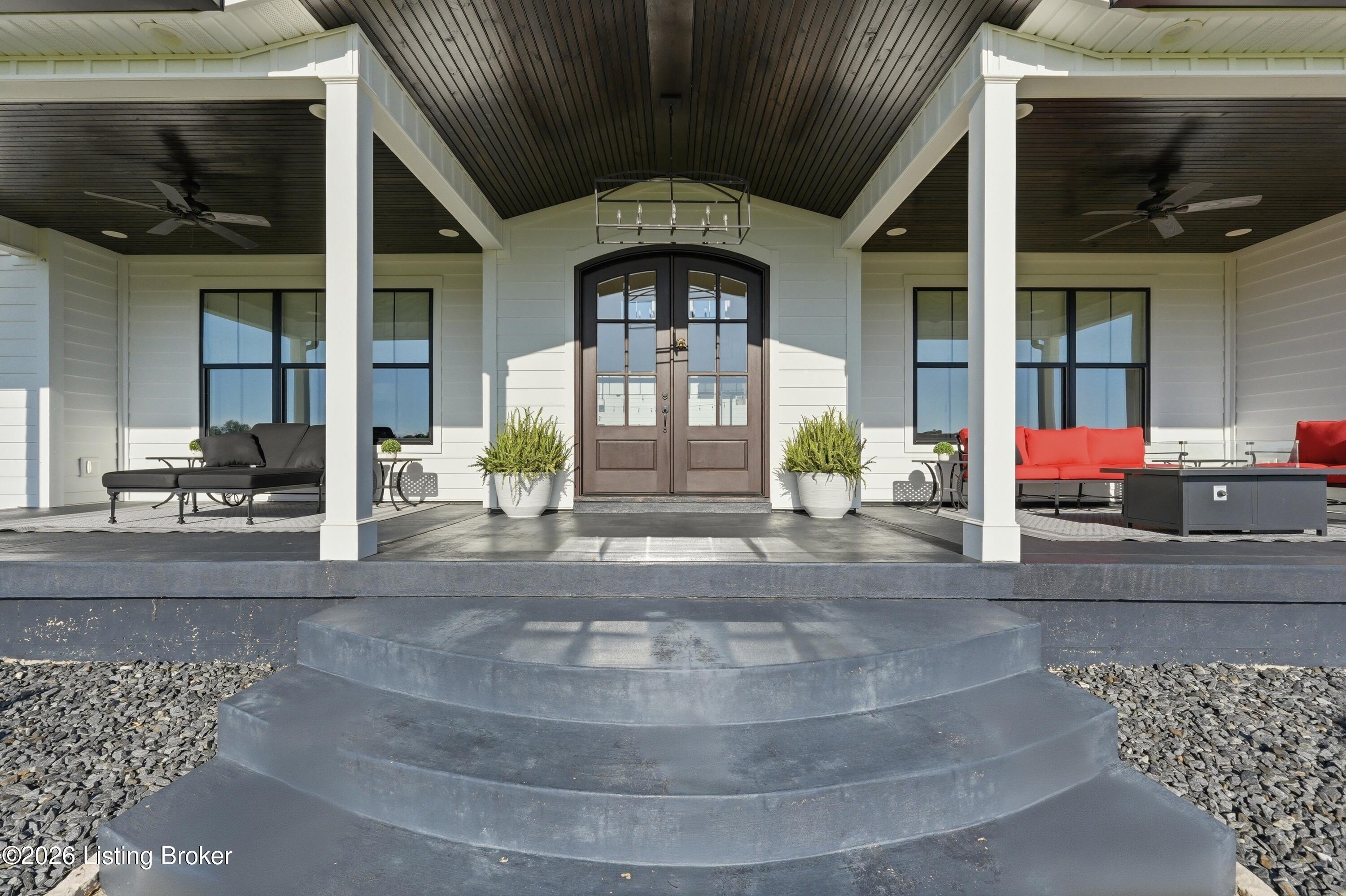 Shelbyville, Kentucky, 40065, United States, 5 Bedrooms Bedrooms, ,5 BathroomsBathrooms,Residential,Contingent,2052089