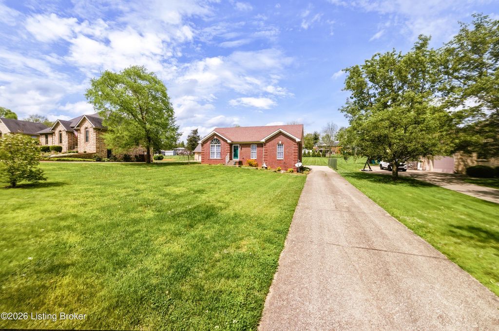 Photo of 3411 E Hebron Ln, Shepherdsville, KY 40165 (MLS # 1714747)