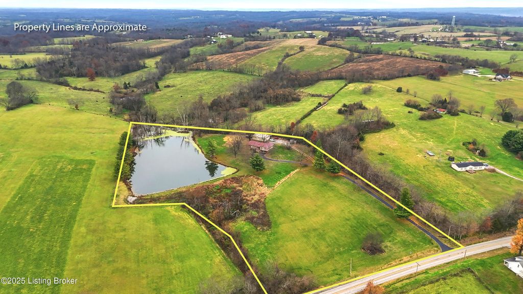 Photo of 5923 Port Royal Rd, Turners Station, KY 40075 (MLS # 1704297)