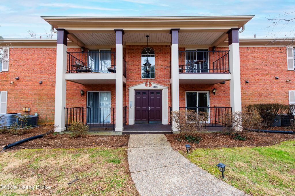 Photo of 1104 Forest Park Rd, Louisville, KY 40223 (MLS # 1707374)