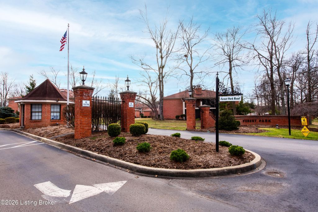 Photo of 1104 Forest Park Rd, Louisville, KY 40223 (MLS # 1707374)