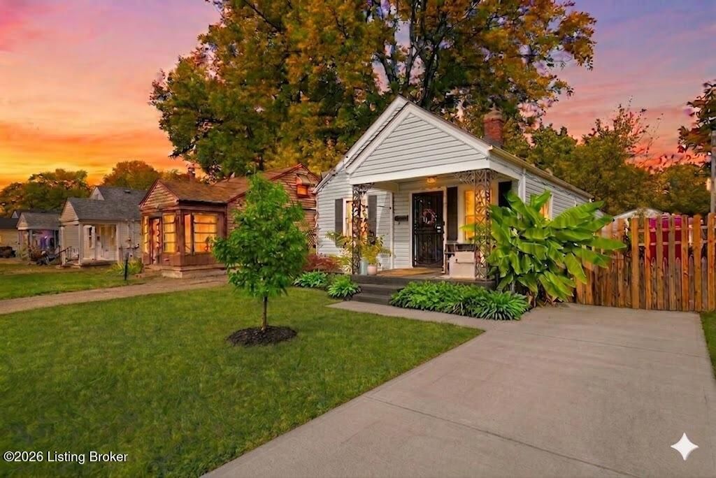 Photo of 1019 Camden Ave, Louisville, KY 40215 (MLS # 1716530)