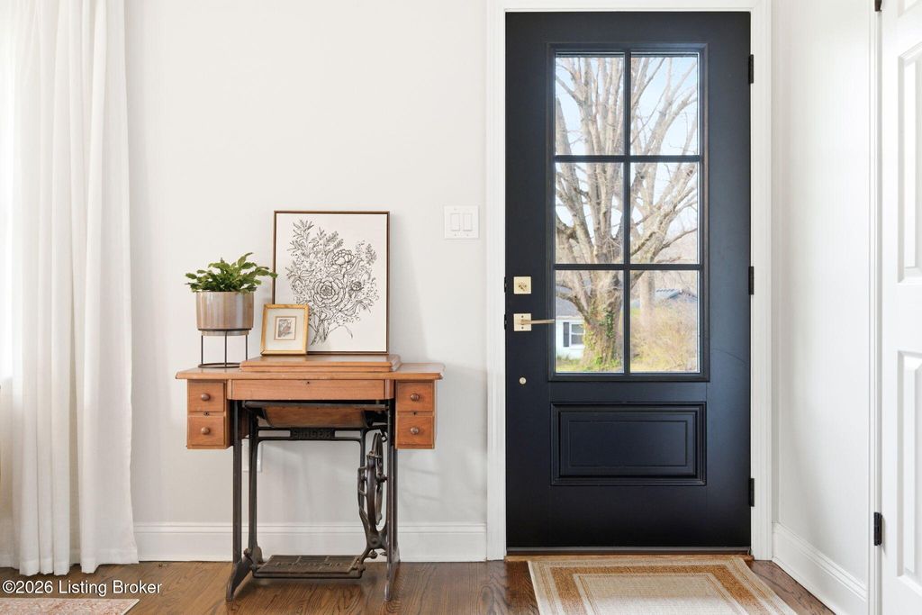 Photo of 501 Brookview Rd, Louisville, KY 40207 (MLS # 1714414)