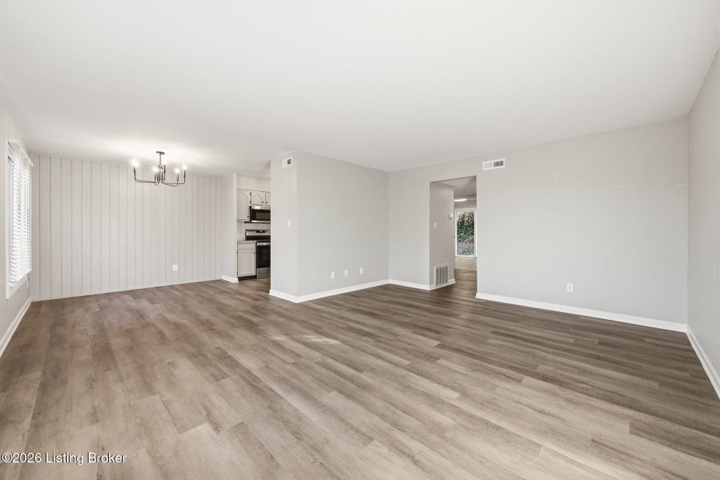 Photo of 4001 Stoneview Dr #Unit 2, Louisville, KY 40207 (MLS # 1731519)