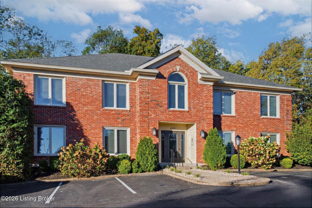 Photo of 4001 Stoneview Dr #Unit 2, Louisville, KY 40207 (MLS # 1731519)
