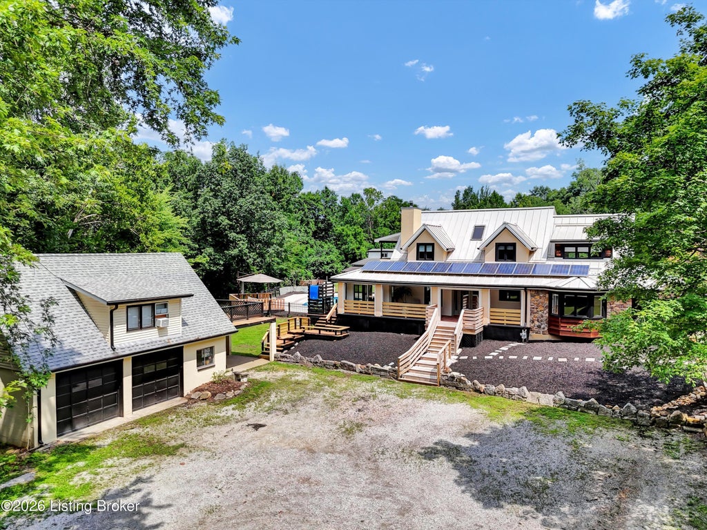 Photo of 800 Candlelight Ln, Louisville, KY 40214 (MLS # 1721890)