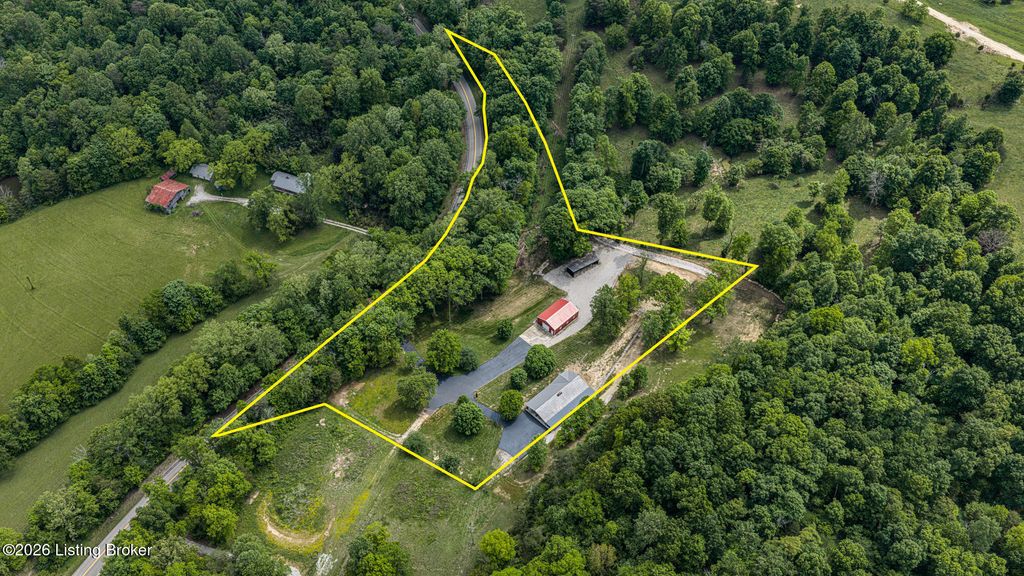 Photo of 915 Brier Creek Rd, Mammoth Cave, KY 42259 (MLS # 1716275)