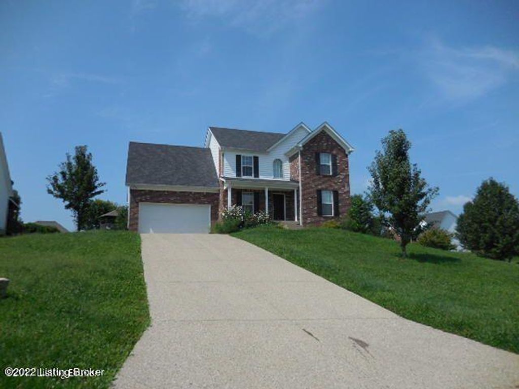 Photo of 2134 Southgate Ct, La Grange, KY 40031 (MLS # 1715015)