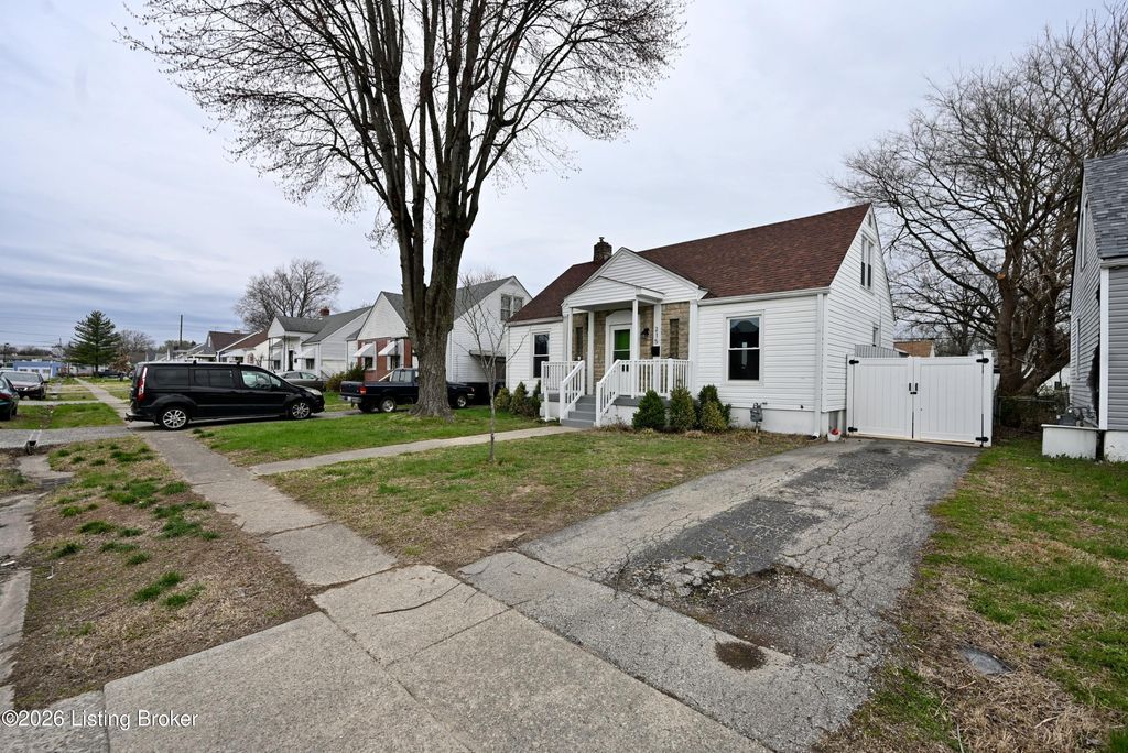 Photo of 215 Cumberland Ave, Louisville, KY 40214 (MLS # 1711946)