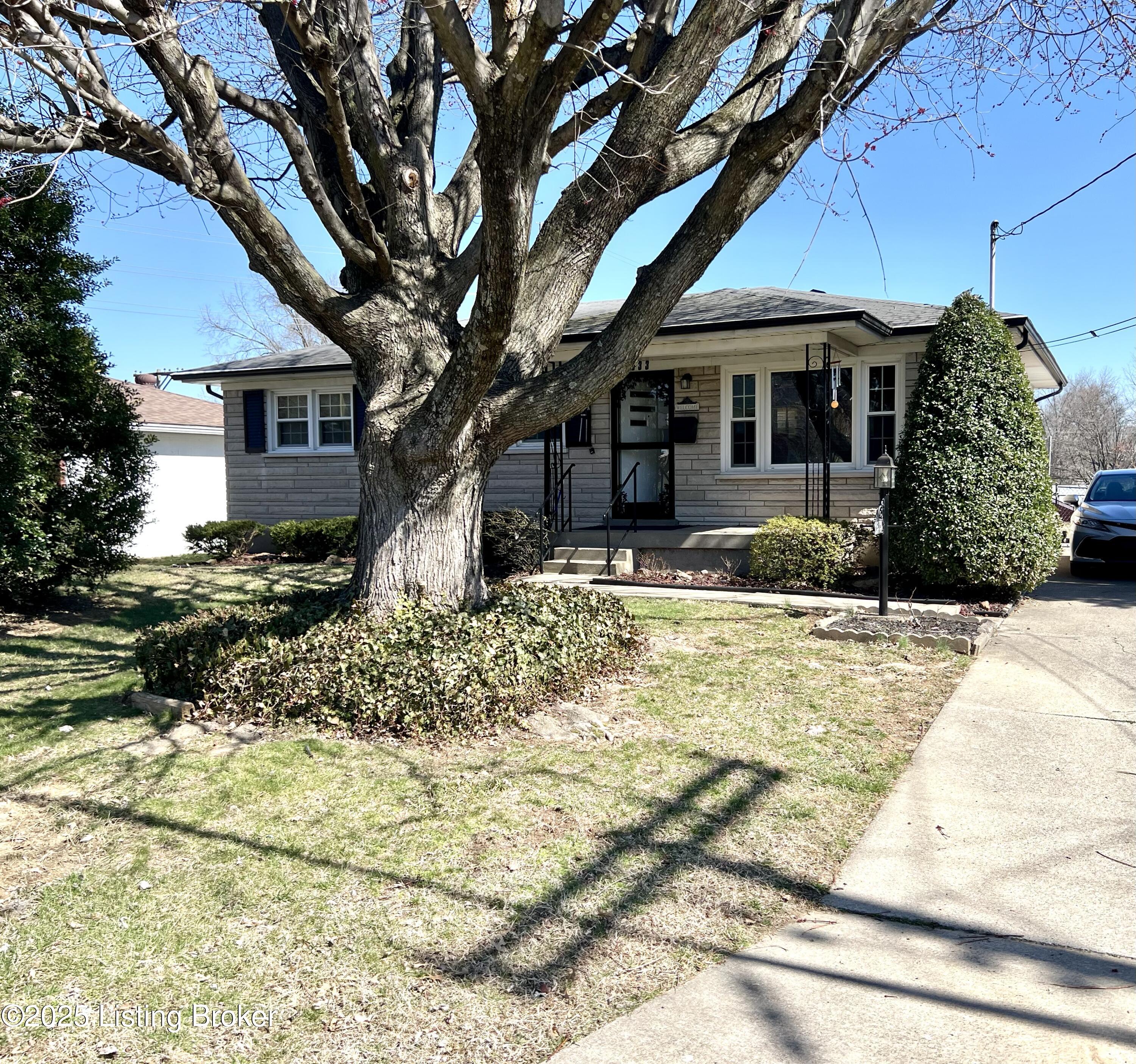 2533 Legene Dr, Louisville, Pennsylvania image 1