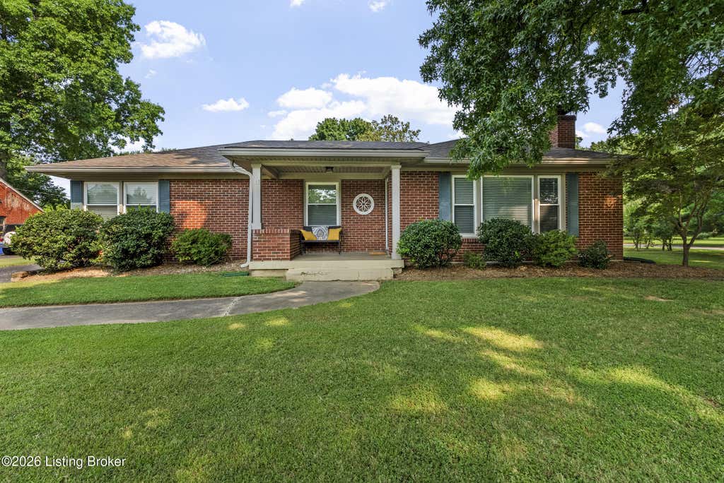 Photo of 17 Narwood Dr, Louisville, KY 40299 (MLS # 1725957)