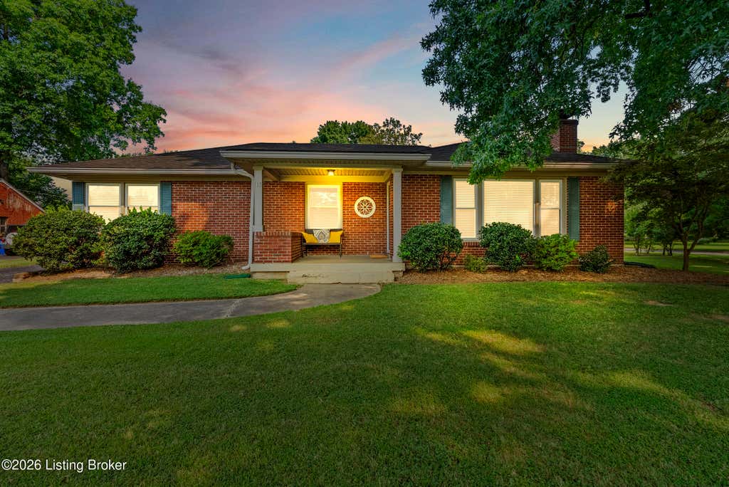 Photo of 17 Narwood Dr, Louisville, KY 40299 (MLS # 1725957)