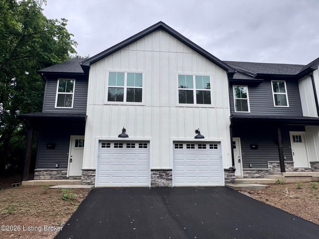 Photo of 2000 Park Woods Rd, Crestwood, KY 40014 (MLS # 1717981)