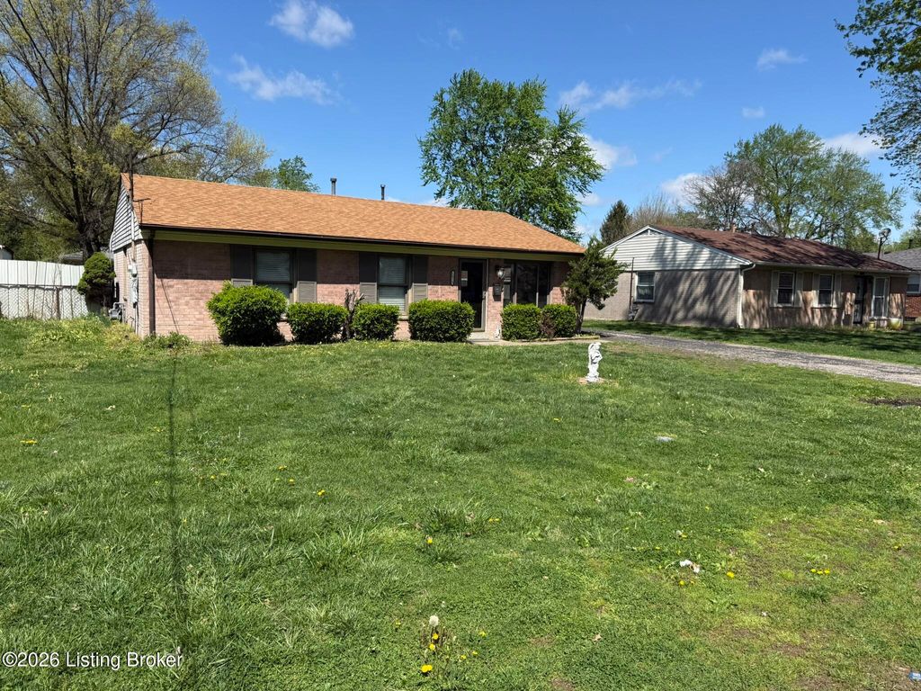 Photo of 5016 Invicta Dr, Louisville, KY 40216 (MLS # 1713575)