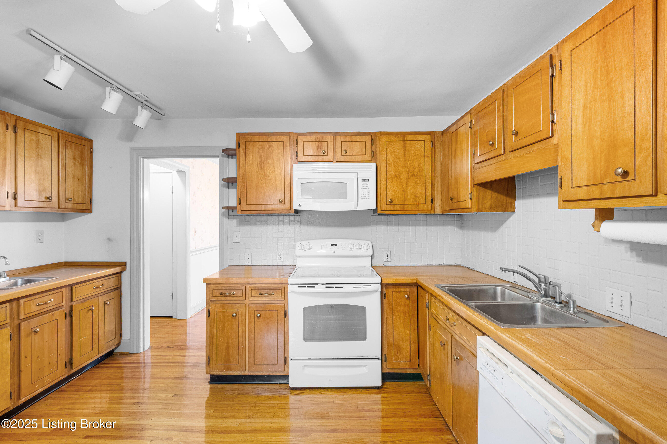 3731 Essex Rd, Louisville, Kentucky image 10