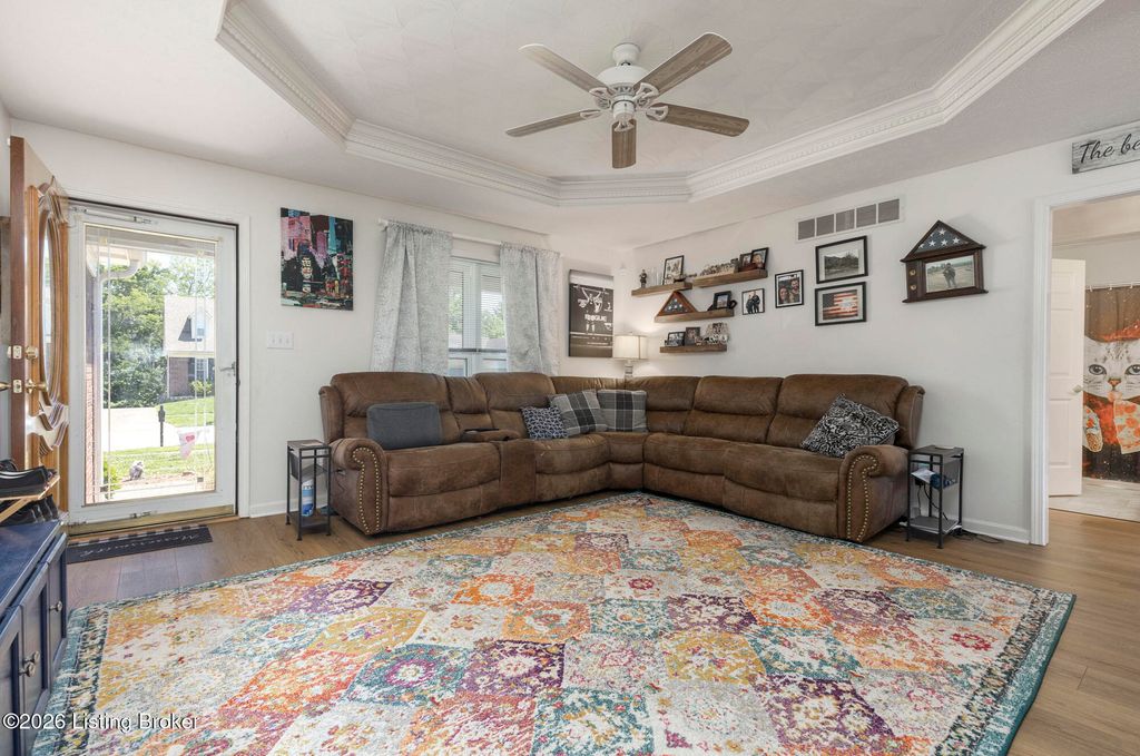 Photo of 10000 Evening Star Dr, Louisville, KY 40272 (MLS # 1717240)